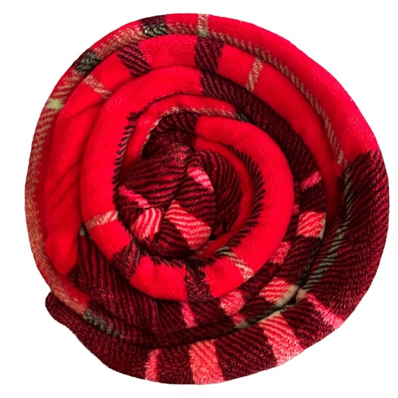 VICTORIA’S SECRET Plaid Sherpa Blanket - Picture 3 of 5